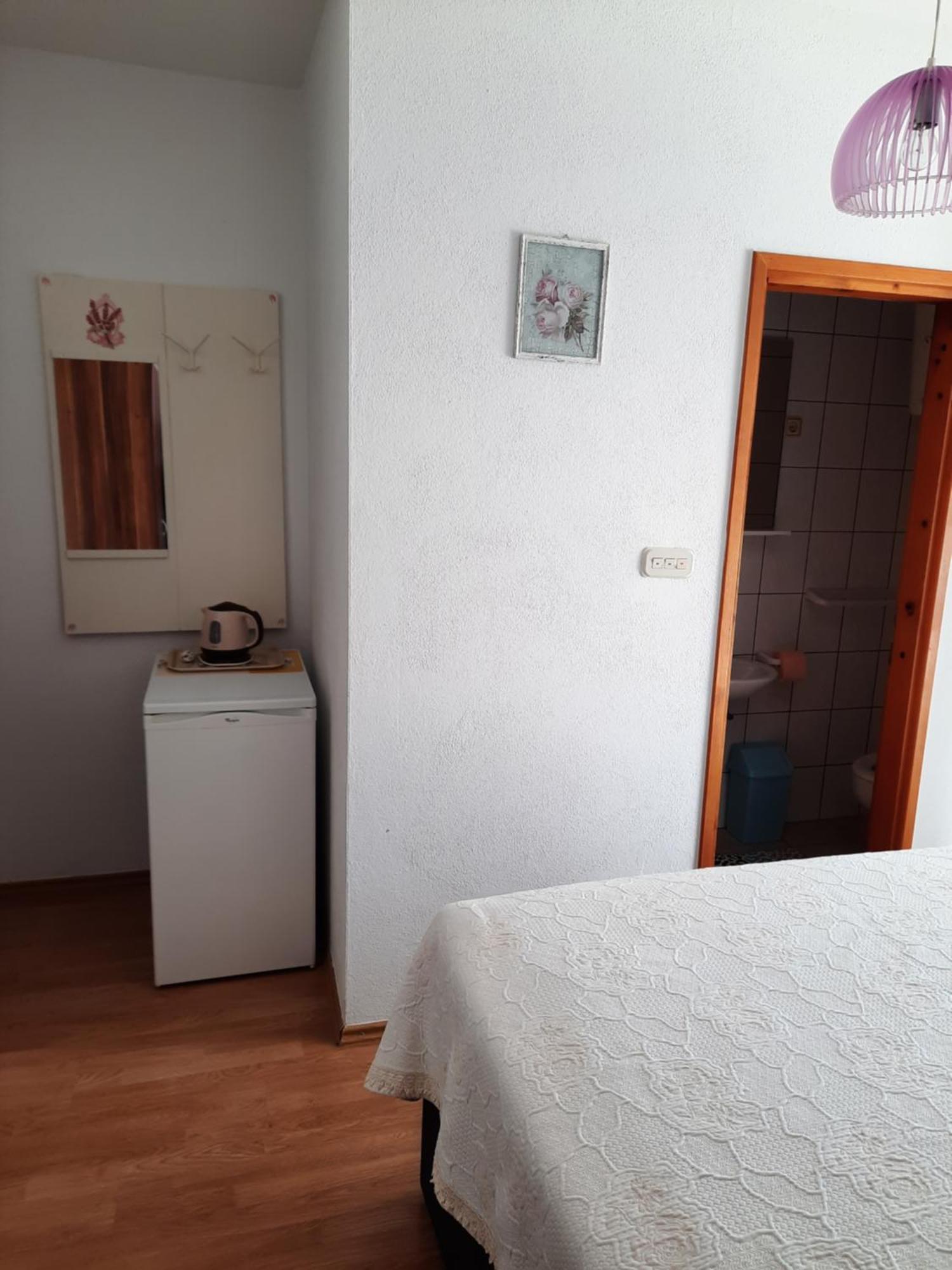 Apartments Marjanovic Bol Phòng bức ảnh