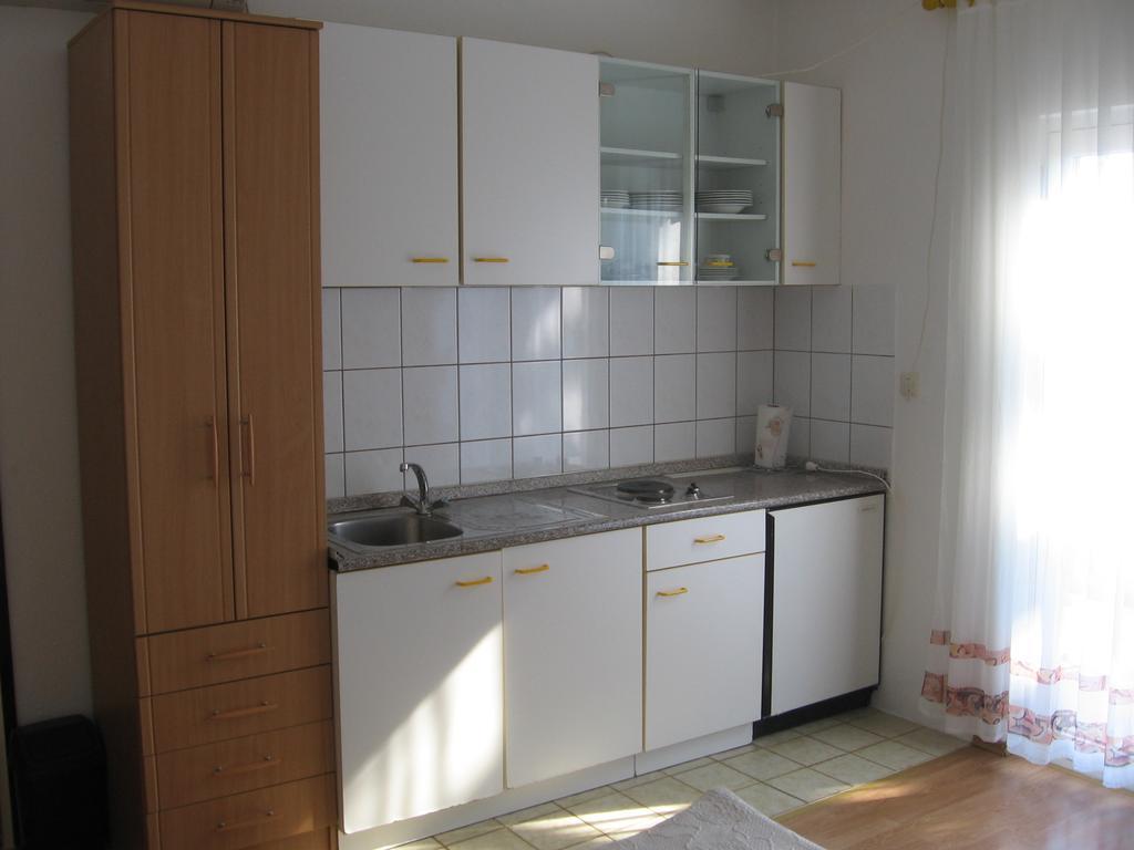 Apartments Marjanovic Bol Phòng bức ảnh